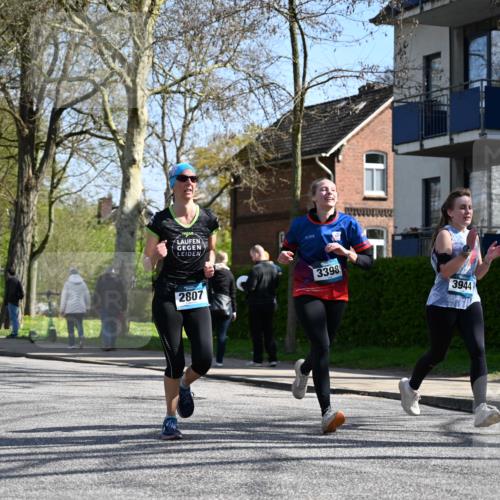 12.04.2026 - 45. Internationalen Wilhelmsburger Insellauf J. Mangold http://msf.ph/oto/9469584 12.04.2026 11:17:45 Ziel 2419, 2420, 2312, 2241, 5309, 3944, 3398, 2807, 4191, 4786, 3435, 2240, 2240, 5700, 4902, 4918 meine-sportfotos.de