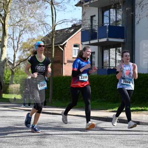 12.04.2026 - 45. Internationalen Wilhelmsburger Insellauf J. Mangold http://msf.ph/oto/9469590 12.04.2026 11:17:45 Ziel 2419, 2420, 2312, 2241, 5309, 3944, 3398, 2807, 4191, 4786, 3435, 2240, 2240, 5700, 4902, 4918 meine-sportfotos.de