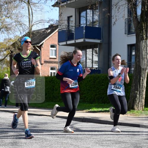 12.04.2026 - 45. Internationalen Wilhelmsburger Insellauf J. Mangold http://msf.ph/oto/9469593 12.04.2026 11:17:45 Ziel 2419, 2420, 2312, 2241, 5309, 3944, 3398, 2807, 4191, 4786, 3435, 2240, 2240, 5700, 4902, 4918 meine-sportfotos.de