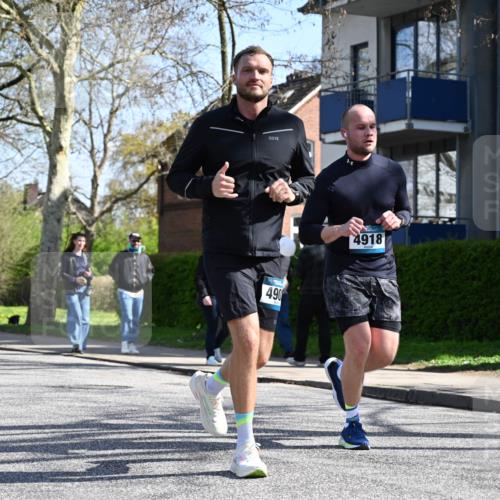 12.04.2026 - 45. Internationalen Wilhelmsburger Insellauf J. Mangold http://msf.ph/oto/9469612 12.04.2026 11:18:00 Ziel 2807, 4191, 4786, 3435, 2240, 5700, 4902, 4918, 2806, 4582, 4586, 2385 meine-sportfotos.de