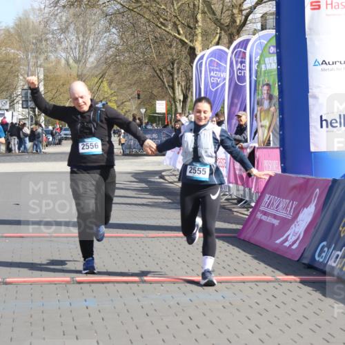 12.04.2026 - 45. Internationalen Wilhelmsburger Insellauf Strokosch-Dieckow http://msf.ph/oto/9469692 12.04.2026 11:23:57 Ziel 2556, 2555, 5583 meine-sportfotos.de