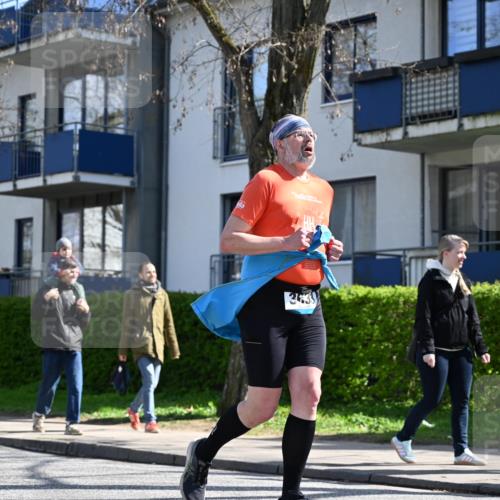 12.04.2026 - 45. Internationalen Wilhelmsburger Insellauf J. Mangold http://msf.ph/oto/9469713 12.04.2026 11:18:31 Ziel 2806, 4582, 4586, 2385, 3633, 3096, 3421, 2322, 4148, 4147, 3104, 4151, 2960 meine-sportfotos.de