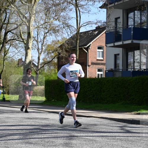 12.04.2026 - 45. Internationalen Wilhelmsburger Insellauf J. Mangold http://msf.ph/oto/9469740 12.04.2026 11:18:35 Ziel 2806, 4582, 4586, 2385, 3633, 3096, 3421, 2322, 4148, 4147, 3104, 4151, 2960, 2471 meine-sportfotos.de
