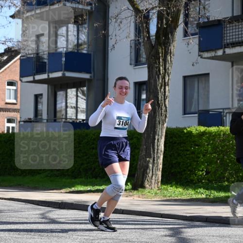 12.04.2026 - 45. Internationalen Wilhelmsburger Insellauf J. Mangold http://msf.ph/oto/9469763 12.04.2026 11:18:37 Ziel 4582, 4586, 2385, 3633, 3096, 3421, 2322, 4148, 4147, 3104, 4151, 2960, 2471 meine-sportfotos.de
