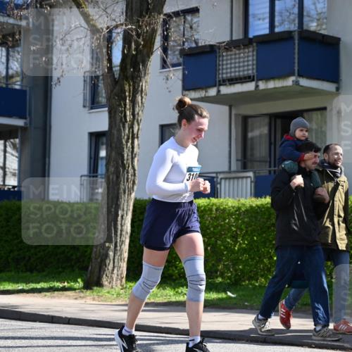 12.04.2026 - 45. Internationalen Wilhelmsburger Insellauf J. Mangold http://msf.ph/oto/9469772 12.04.2026 11:18:37 Ziel 4582, 4586, 2385, 3633, 3096, 3421, 2322, 4148, 4147, 3104, 4151, 2960, 2471 meine-sportfotos.de