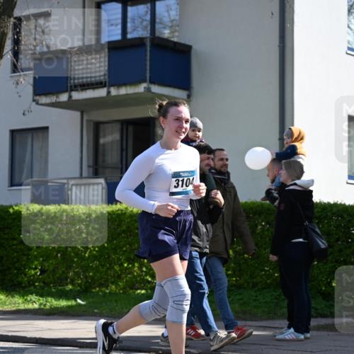 12.04.2026 - 45. Internationalen Wilhelmsburger Insellauf J. Mangold http://msf.ph/oto/9469782 12.04.2026 11:18:38 Ziel 4582, 4586, 2385, 3633, 3096, 3421, 2322, 4148, 4147, 3104, 3104, 4151, 2960, 2471 meine-sportfotos.de