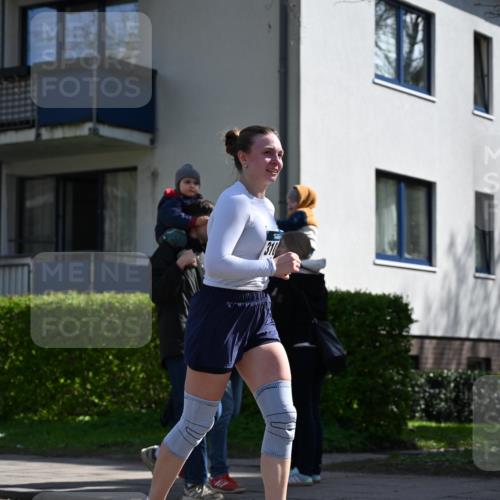 12.04.2026 - 45. Internationalen Wilhelmsburger Insellauf J. Mangold http://msf.ph/oto/9469785 12.04.2026 11:18:38 Ziel 4582, 4586, 2385, 3633, 3096, 3421, 2322, 4148, 4147, 3104, 3104, 4151, 2960, 2471 meine-sportfotos.de