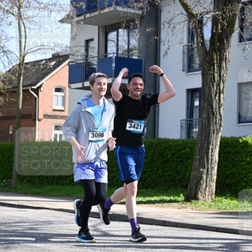 12.04.2026 - 45. Internationalen Wilhelmsburger Insellauf J. Mangold http://msf.ph/oto/9469787 12.04.2026 11:18:39 Ziel 4582, 4586, 2385, 3633, 3096, 3421, 2322, 4148, 4147, 3104, 4151, 2960, 2471 meine-sportfotos.de