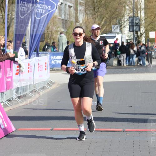12.04.2026 - 45. Internationalen Wilhelmsburger Insellauf Strokosch-Dieckow http://msf.ph/oto/9469801 12.04.2026 11:24:45 Ziel 4450, 3719, 3690 meine-sportfotos.de