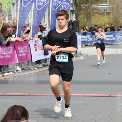 12.04.2026 - 45. Internationalen Wilhelmsburger Insellauf Strokosch-Dieckow http://msf.ph/oto/9469810 12.04.2026 12:50:45 Ziel 2734, 5601 meine-sportfotos.de