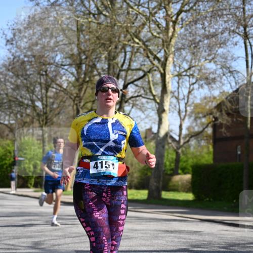 12.04.2026 - 45. Internationalen Wilhelmsburger Insellauf J. Mangold http://msf.ph/oto/9469822 12.04.2026 11:18:42 Ziel 2385, 3633, 3096, 3421, 2322, 4148, 4147, 3104, 4151, 2960, 2471 meine-sportfotos.de