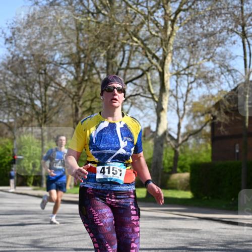 12.04.2026 - 45. Internationalen Wilhelmsburger Insellauf J. Mangold http://msf.ph/oto/9469824 12.04.2026 11:18:42 Ziel 2385, 3633, 3096, 3421, 2322, 4148, 4147, 3104, 4151, 2960, 2471 meine-sportfotos.de