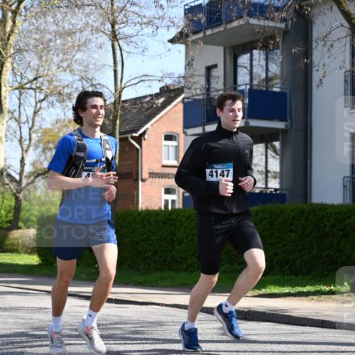 12.04.2026 - 45. Internationalen Wilhelmsburger Insellauf J. Mangold http://msf.ph/oto/9469865 12.04.2026 11:18:44 Ziel 3633, 3096, 3421, 2322, 4148, 4147, 3104, 4151, 2960, 2471, 2226, 5571 meine-sportfotos.de