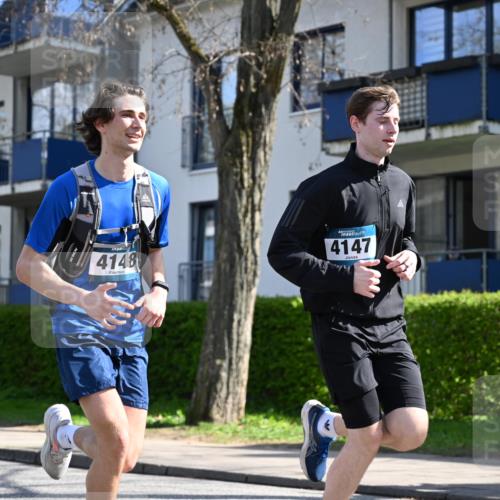 12.04.2026 - 45. Internationalen Wilhelmsburger Insellauf J. Mangold http://msf.ph/oto/9469884 12.04.2026 11:18:45 Ziel 3633, 3096, 3421, 2322, 4148, 4147, 3104, 4151, 2960, 2471, 2226, 5571 meine-sportfotos.de