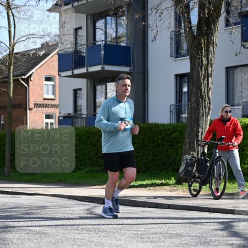12.04.2026 - 45. Internationalen Wilhelmsburger Insellauf J. Mangold http://msf.ph/oto/9469966 12.04.2026 11:19:11 Ziel 2960, 2471, 2226, 5571, 5035, 5035, 4520, 3124, 3123, 2581, 2788, 4614 meine-sportfotos.de
