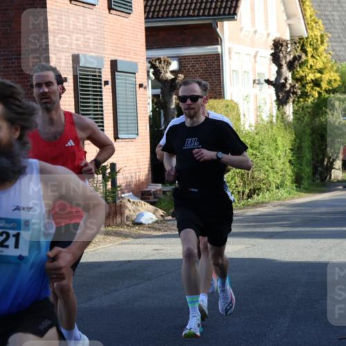 12.04.2026 - 45. Internationalen Wilhelmsburger Insellauf Yannick Fuchs http://msf.ph/oto/9469967 12.04.2026 08:54:08 Laufen 7001, 8521, 5, 00 meine-sportfotos.de