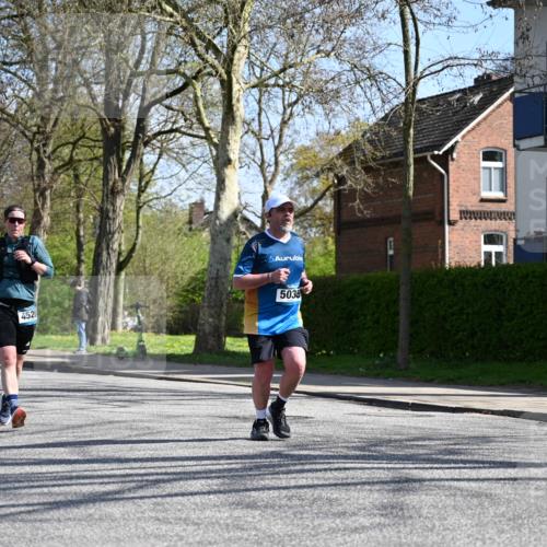 12.04.2026 - 45. Internationalen Wilhelmsburger Insellauf J. Mangold http://msf.ph/oto/9470009 12.04.2026 11:19:14 Ziel 2471, 2226, 5571, 5035, 4520, 3124, 3123, 2581, 2788, 4614 meine-sportfotos.de