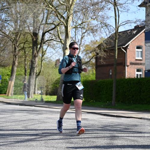 12.04.2026 - 45. Internationalen Wilhelmsburger Insellauf J. Mangold http://msf.ph/oto/9470043 12.04.2026 11:19:16 Ziel 2471, 2226, 5571, 5035, 4520, 3124, 3123, 3124, 3123, 2581, 2788, 4614, 2318 meine-sportfotos.de