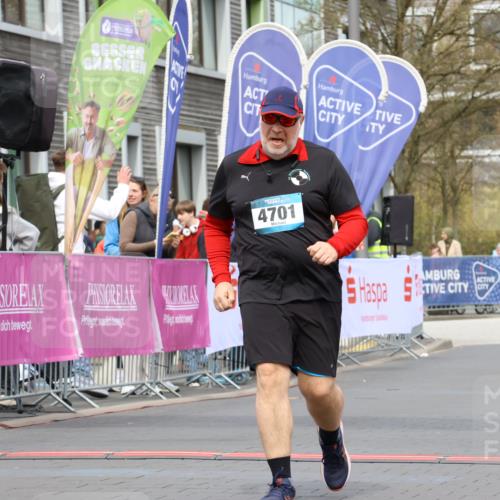12.04.2026 - 45. Internationalen Wilhelmsburger Insellauf Strokosch-Dieckow http://msf.ph/oto/9470058 12.04.2026 13:39:28 Ziel 4701 meine-sportfotos.de