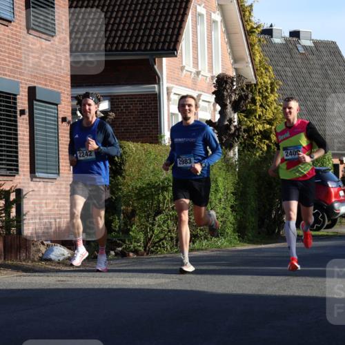 12.04.2026 - 45. Internationalen Wilhelmsburger Insellauf Yannick Fuchs http://msf.ph/oto/9470059 12.04.2026 08:54:21 Laufen 2242, 2983, 2409, 2874, 2873 meine-sportfotos.de