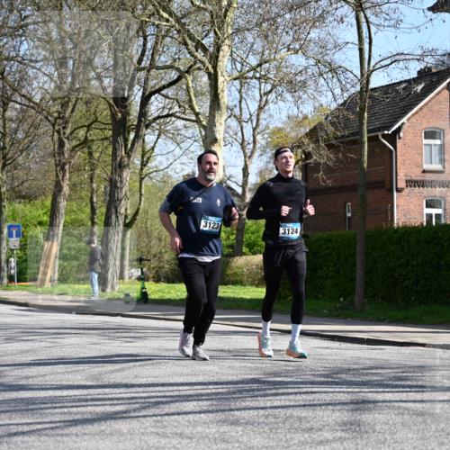 12.04.2026 - 45. Internationalen Wilhelmsburger Insellauf J. Mangold http://msf.ph/oto/9470069 12.04.2026 11:19:24 Ziel 2471, 2226, 5571, 5035, 4520, 3124, 3123, 2581, 2581, 2788, 4614, 2318, 4058, 3707, 4446, 4165 meine-sportfotos.de