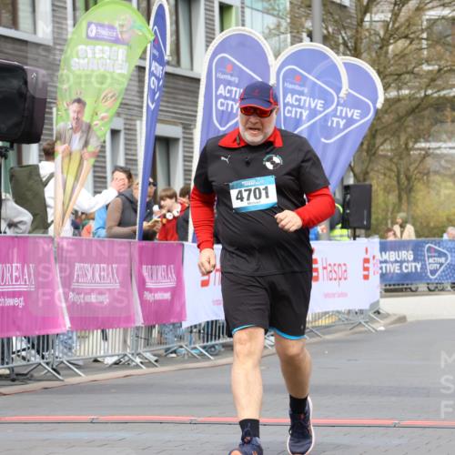 12.04.2026 - 45. Internationalen Wilhelmsburger Insellauf Strokosch-Dieckow http://msf.ph/oto/9470072 12.04.2026 13:39:28 Ziel 4701 meine-sportfotos.de