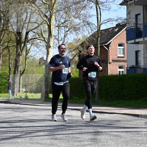 12.04.2026 - 45. Internationalen Wilhelmsburger Insellauf J. Mangold http://msf.ph/oto/9470081 12.04.2026 11:19:24 Ziel 2471, 2226, 5571, 5035, 4520, 3124, 3123, 2581, 2581, 2788, 4614, 2318, 4058, 3707, 4446, 4165 meine-sportfotos.de