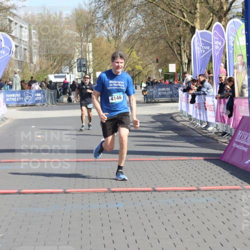12.04.2026 - 45. Internationalen Wilhelmsburger Insellauf Strokosch-Dieckow http://msf.ph/oto/9470107 12.04.2026 11:25:33 Ziel 4146, 4519 meine-sportfotos.de