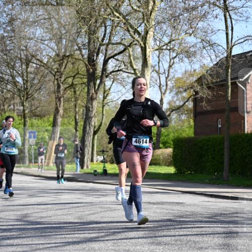 12.04.2026 - 45. Internationalen Wilhelmsburger Insellauf J. Mangold http://msf.ph/oto/9470162 12.04.2026 11:19:43 Ziel 2581, 2788, 4614, 2318, 4058, 3707, 4446, 4165 meine-sportfotos.de
