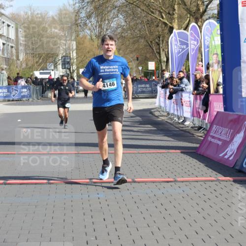 12.04.2026 - 45. Internationalen Wilhelmsburger Insellauf Strokosch-Dieckow http://msf.ph/oto/9470170 12.04.2026 11:25:33 Ziel 4146, 4519 meine-sportfotos.de