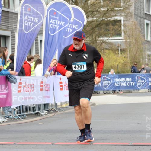12.04.2026 - 45. Internationalen Wilhelmsburger Insellauf Strokosch-Dieckow http://msf.ph/oto/9470190 12.04.2026 13:39:27 Ziel 4701 meine-sportfotos.de