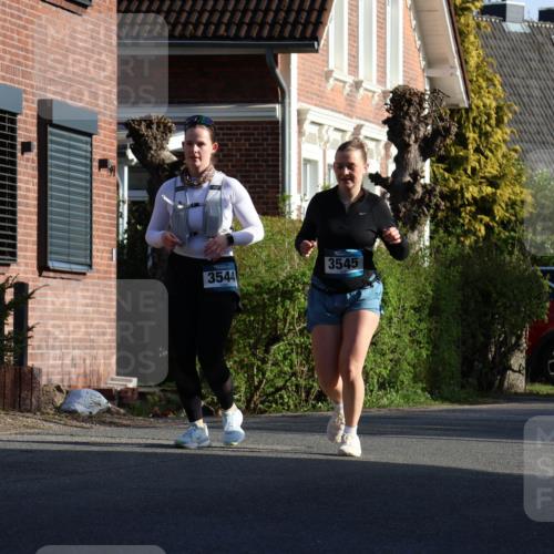 12.04.2026 - 45. Internationalen Wilhelmsburger Insellauf Yannick Fuchs http://msf.ph/oto/9470214 12.04.2026 09:05:18 Laufen 3544, 3545 meine-sportfotos.de