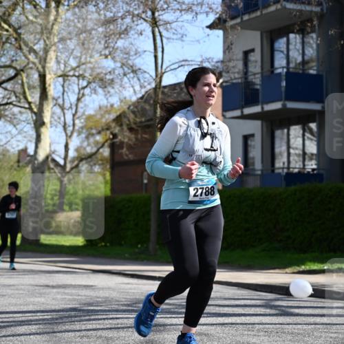 12.04.2026 - 45. Internationalen Wilhelmsburger Insellauf J. Mangold http://msf.ph/oto/9470266 12.04.2026 11:19:46 Ziel 2581, 2788, 4614, 2318, 4058, 3707, 4446, 4165 meine-sportfotos.de