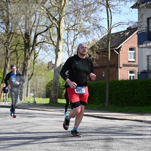 12.04.2026 - 45. Internationalen Wilhelmsburger Insellauf J. Mangold http://msf.ph/oto/9470301 12.04.2026 11:19:48 Ziel 2581, 2788, 4614, 2318, 4058, 3707, 4446, 4165 meine-sportfotos.de
