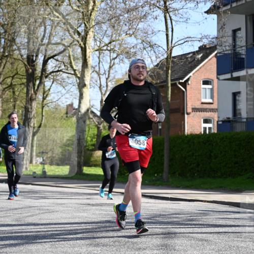 12.04.2026 - 45. Internationalen Wilhelmsburger Insellauf J. Mangold http://msf.ph/oto/9470307 12.04.2026 11:19:48 Ziel 2581, 2788, 4614, 2318, 4058, 3707, 4446, 4165 meine-sportfotos.de