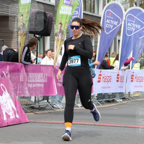 12.04.2026 - 45. Internationalen Wilhelmsburger Insellauf Strokosch-Dieckow http://msf.ph/oto/9470309 12.04.2026 13:39:18 Ziel 3977 meine-sportfotos.de