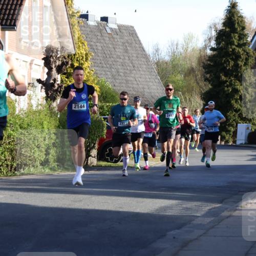 12.04.2026 - 45. Internationalen Wilhelmsburger Insellauf Yannick Fuchs http://msf.ph/oto/9470336 12.04.2026 08:54:39 Laufen 576, 2119, 2144, 2727, 3317, 2487, 3979 meine-sportfotos.de