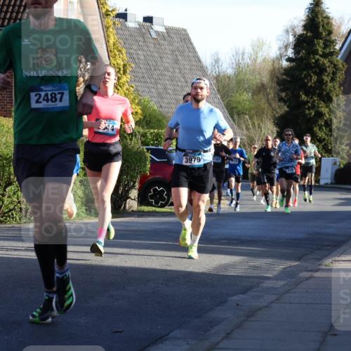 12.04.2026 - 45. Internationalen Wilhelmsburger Insellauf Yannick Fuchs http://msf.ph/oto/9470401 12.04.2026 08:54:44 Laufen 10, 2970, 2487, 34, 3979, 4162, 4733, 3107 meine-sportfotos.de