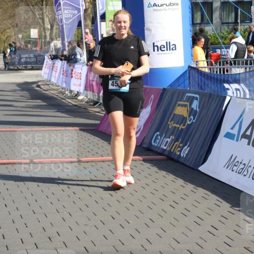 12.04.2026 - 45. Internationalen Wilhelmsburger Insellauf Strokosch-Dieckow http://msf.ph/oto/9470411 12.04.2026 11:25:39 Ziel 4519, 5559 meine-sportfotos.de