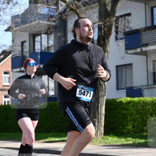 12.04.2026 - 45. Internationalen Wilhelmsburger Insellauf J. Mangold http://msf.ph/oto/9470433 12.04.2026 11:20:38 Ziel 4374, 4258, 4257, 5471, 3873, 5558, 3610 meine-sportfotos.de