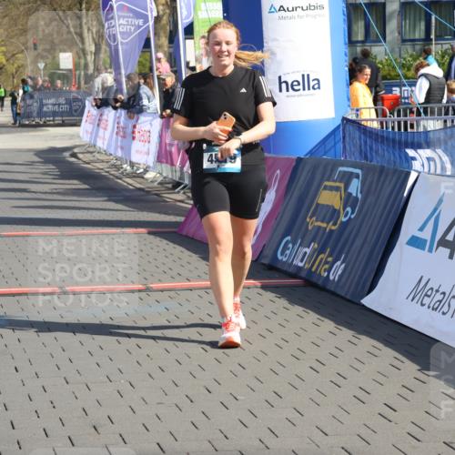 12.04.2026 - 45. Internationalen Wilhelmsburger Insellauf Strokosch-Dieckow http://msf.ph/oto/9470437 12.04.2026 11:25:39 Ziel 4519, 5559 meine-sportfotos.de