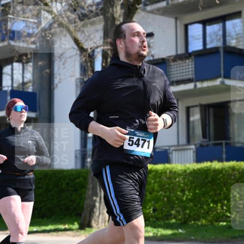12.04.2026 - 45. Internationalen Wilhelmsburger Insellauf J. Mangold http://msf.ph/oto/9470438 12.04.2026 11:20:38 Ziel 4374, 4258, 4257, 5471, 3873, 5558, 3610 meine-sportfotos.de