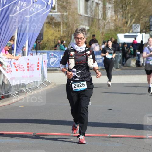12.04.2026 - 45. Internationalen Wilhelmsburger Insellauf Strokosch-Dieckow http://msf.ph/oto/9470484 12.04.2026 11:25:55 Ziel 2025, 2542 meine-sportfotos.de