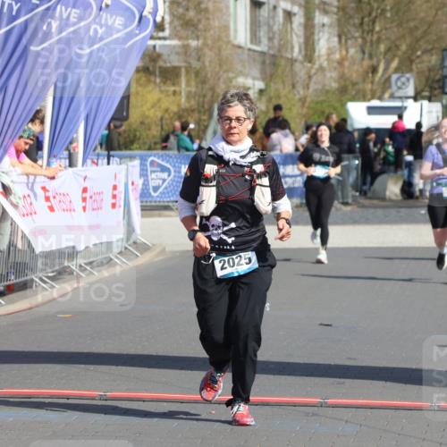 12.04.2026 - 45. Internationalen Wilhelmsburger Insellauf Strokosch-Dieckow http://msf.ph/oto/9470497 12.04.2026 11:25:55 Ziel 2025, 2542 meine-sportfotos.de