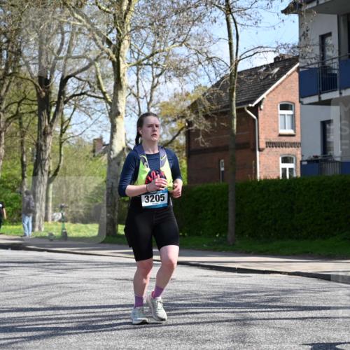 12.04.2026 - 45. Internationalen Wilhelmsburger Insellauf J. Mangold http://msf.ph/oto/9470500 12.04.2026 11:21:24 Ziel 3808, 3537, 3205, 2588, 2518, 2108, 2492, 2466, 4699, 2146, 4813 meine-sportfotos.de