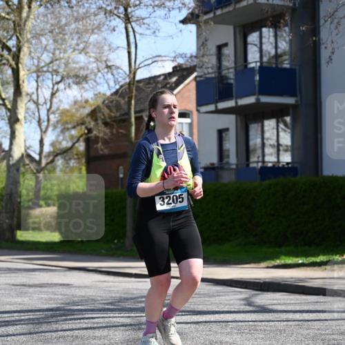 12.04.2026 - 45. Internationalen Wilhelmsburger Insellauf J. Mangold http://msf.ph/oto/9470517 12.04.2026 11:21:25 Ziel 3808, 3537, 3205, 2588, 2518, 2108, 2492, 2466, 4699, 2146, 4813 meine-sportfotos.de