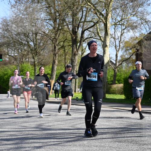 12.04.2026 - 45. Internationalen Wilhelmsburger Insellauf J. Mangold http://msf.ph/oto/9470530 12.04.2026 11:21:35 Ziel 3808, 3537, 3205, 2588, 2518, 2108, 2492, 2466, 4699, 2146, 4813, 3579 meine-sportfotos.de