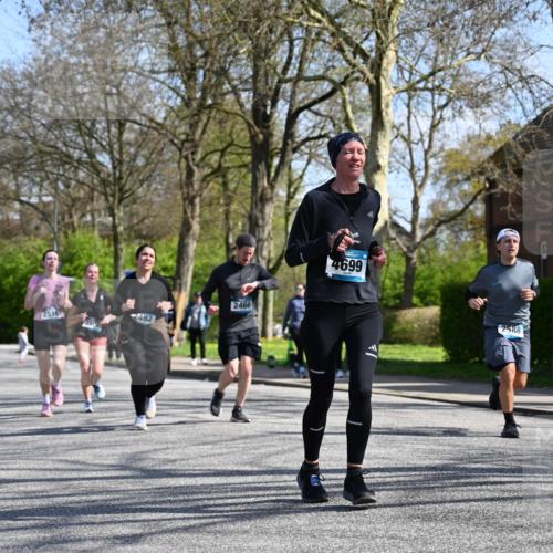 12.04.2026 - 45. Internationalen Wilhelmsburger Insellauf J. Mangold http://msf.ph/oto/9470534 12.04.2026 11:21:35 Ziel 3808, 3537, 3205, 2588, 2518, 2108, 2492, 2466, 4699, 2146, 4813, 3579 meine-sportfotos.de