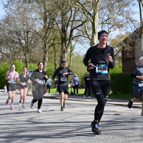 12.04.2026 - 45. Internationalen Wilhelmsburger Insellauf J. Mangold http://msf.ph/oto/9470549 12.04.2026 11:21:36 Ziel 3808, 3537, 3205, 2588, 2518, 2108, 2492, 2466, 4699, 2146, 4813, 3579 meine-sportfotos.de