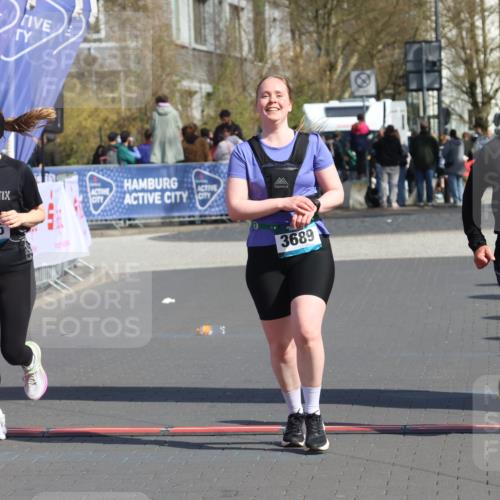12.04.2026 - 45. Internationalen Wilhelmsburger Insellauf Strokosch-Dieckow http://msf.ph/oto/9470564 12.04.2026 11:26:02 Ziel 2542, 3168, 3775 meine-sportfotos.de